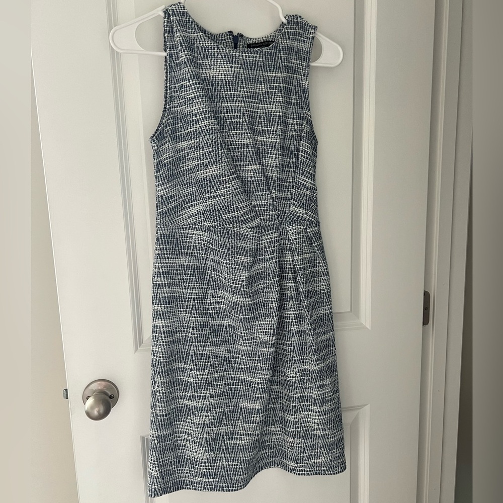 Sleeveless banana republic dress